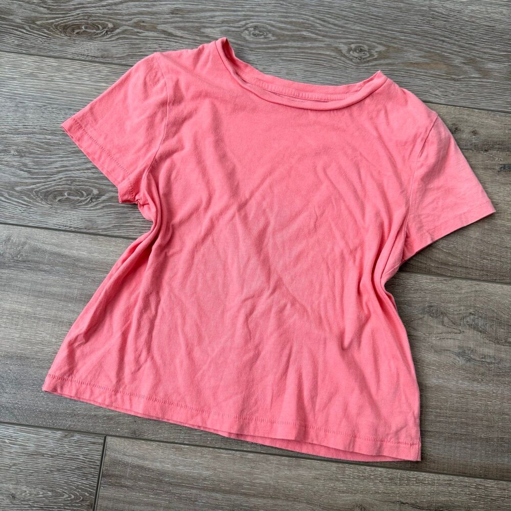 Universal Thread Tee - Picture 2 of 3